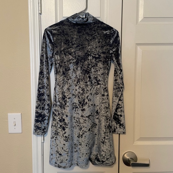 Urban Outfitters Kimchi Blue Silver-Blue Crushed Velvet Turtleneck Dress - Picture 3 of 4